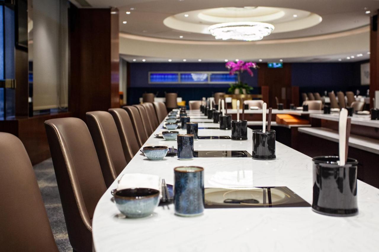 แอมบาสเดอร์ รอยัล ฮินฉู่ Hotel ซินจู๋ ภายนอก รูปภาพ The interior of the lounge