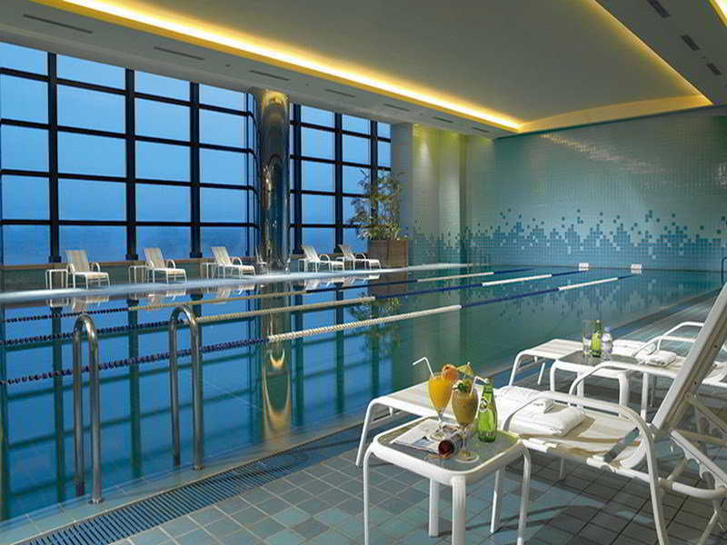 แอมบาสเดอร์ รอยัล ฮินฉู่ Hotel ซินจู๋ ภายนอก รูปภาพ The pool at the 101