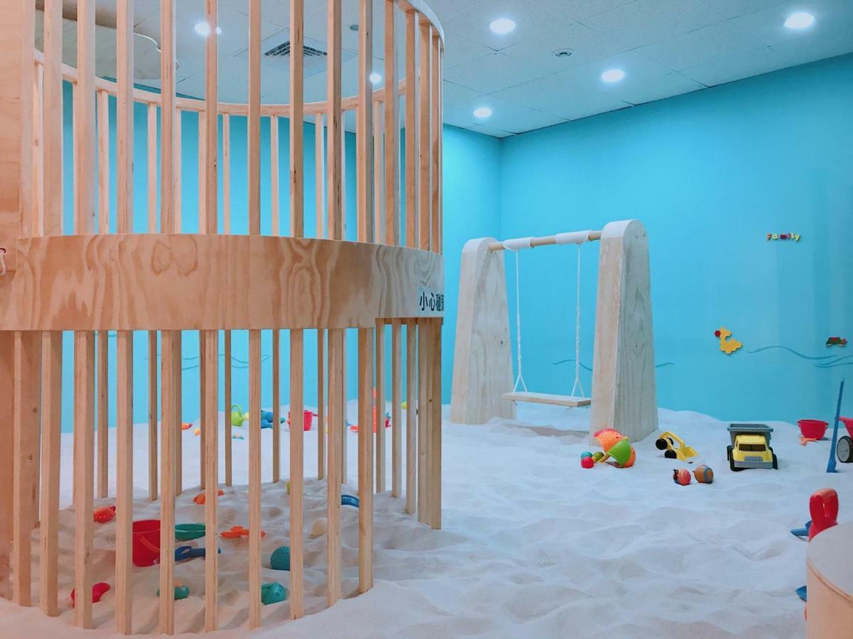 แอมบาสเดอร์ รอยัล ฮินฉู่ Hotel ซินจู๋ ภายนอก รูปภาพ The Children's Museum of Oakville